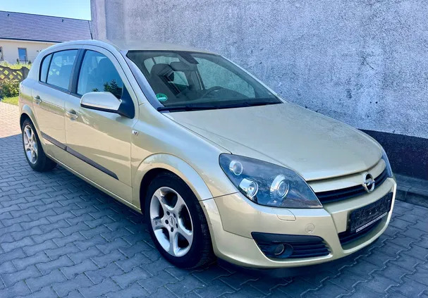 strzelno Opel Astra cena 6600 przebieg: 177000, rok produkcji 2004 z Strzelno